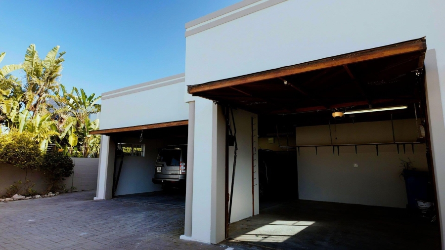 4 Bedroom Property for Sale in Middedorp Western Cape